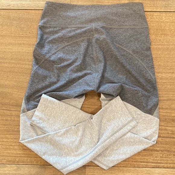 Outdoor Voices Grey Colorblock 7/8 leggings - Picture 4 of 7